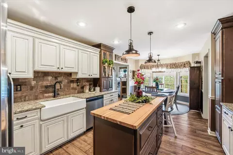 Kitchen - 714 Forest Glen Dr, Moorefield, WV 26836 photo 4 of 4