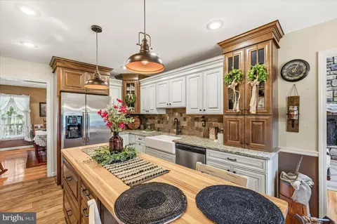 Kitchen - 714 Forest Glen Dr, Moorefield, WV 26836 photo 1 of 4