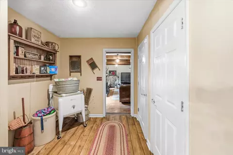 Entry Way - 714 Forest Glen Dr, Moorefield, WV 26836 photo 6 of 10