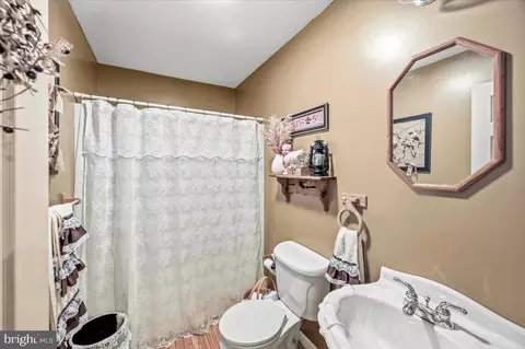 Bath - 714 Forest Glen Dr, Moorefield, WV 26836 photo 1 of 2