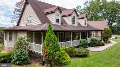 Exterior - 714 Forest Glen Dr, Moorefield, WV 26836 photo 3 of 17