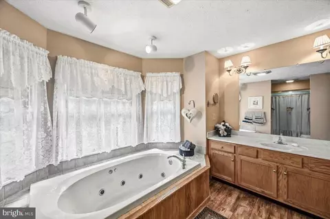 Bath - 714 Forest Glen Dr, Moorefield, WV 26836 photo 2 of 2