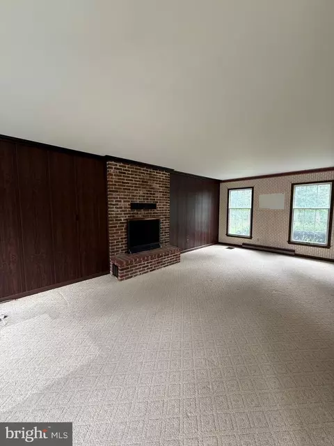 Living - 6859 Us Highway 220 N, Old Fields, WV 26845 photo 3 of 9
