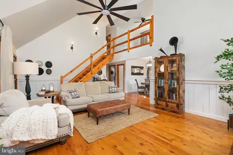 Entry Way - 1396 Cullers Run Rd, Mathias, WV 26812 photo 4 of 5