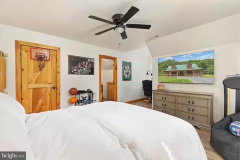 Bedroom - 1396 Cullers Run Rd, Mathias, WV 26812 photo 2 of 9