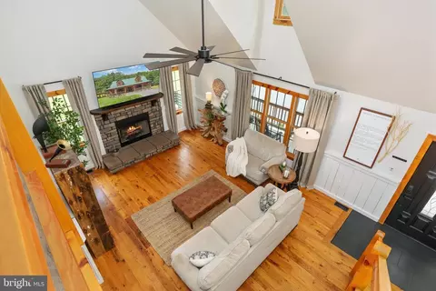 Entry Way - 1396 Cullers Run Rd, Mathias, WV 26812 photo 2 of 5