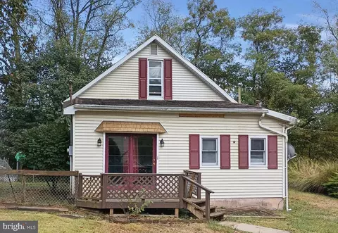 248 Hood Ave, Shinnston, WV 26431
