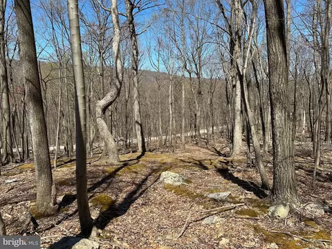 31 Eagle Mtn # -a, Paw Paw, WV 25434