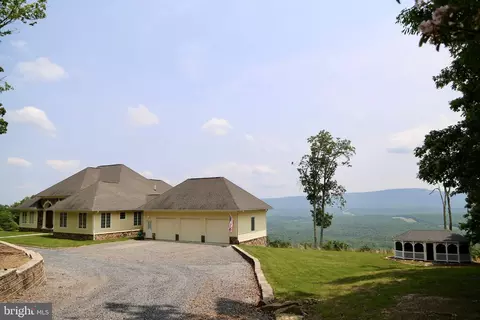 329 Reymann Dr, Yellow Spring, WV 26865