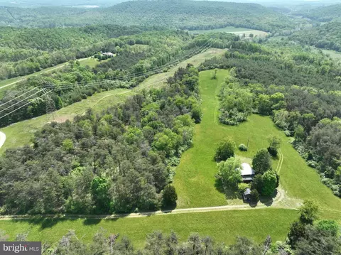 533 Green Pine Ln, Points, WV 25437