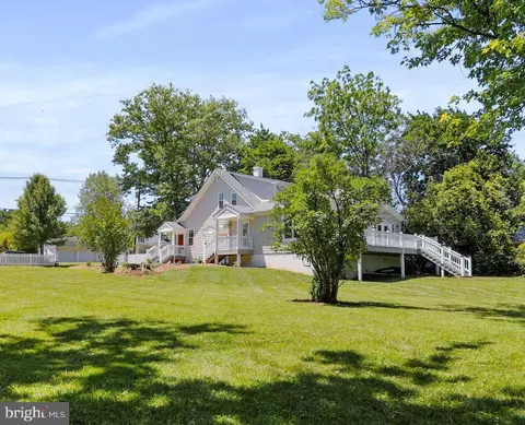 145 E Rosemary Ln, Romney, WV 26757