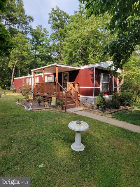 7215 Paw Paw Rd, Paw Paw, WV 25434