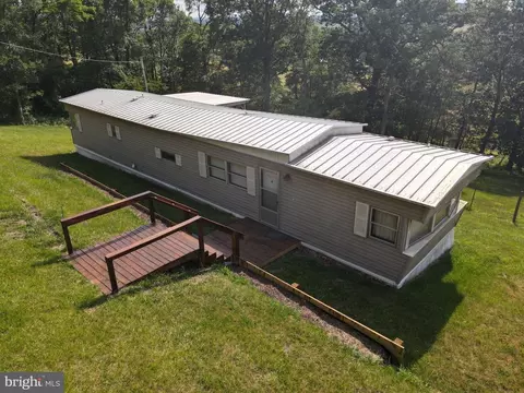 629 Braddock School Rd, Slanesville, WV 25444