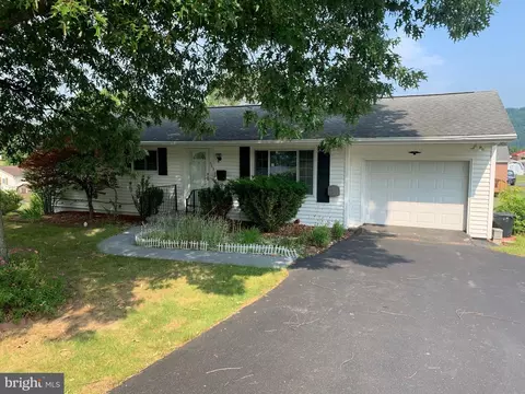 663 5th St, Romney, WV 26757