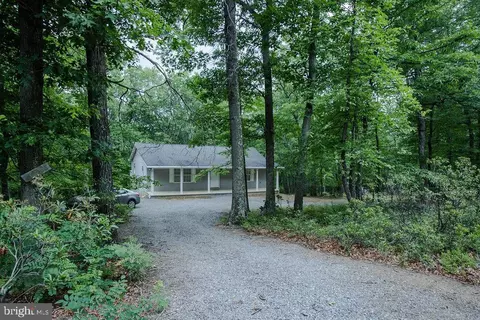 863 Red Fern Ln, Augusta, WV 26704