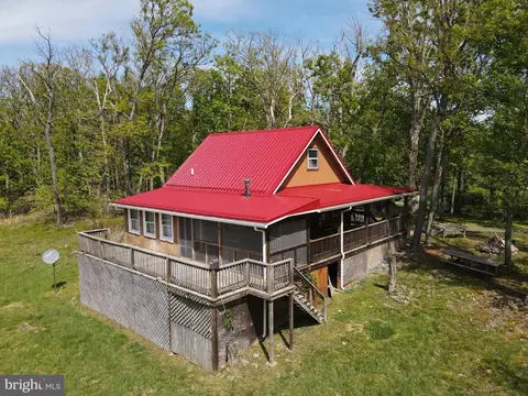 513 Cardinal Dr, Rio, WV 26755