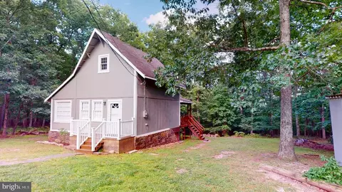149 Falconwood Dr, Paw Paw, WV 25434