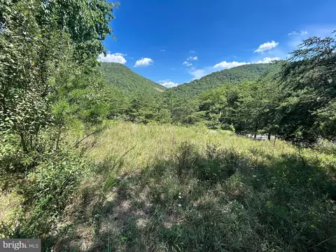 18 Sugar Run Ln, Romney, WV 26757