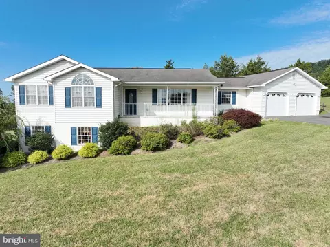 57 Monument Dr, Paw Paw, WV 25434