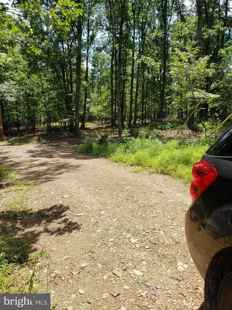 0 Pin Oak Rd, Paw Paw, WV 25434