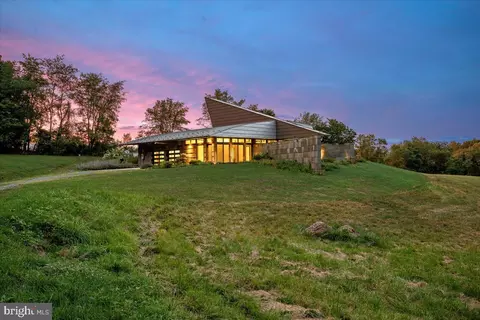 704 Dunmore Ridge Rd, Augusta, WV 26704