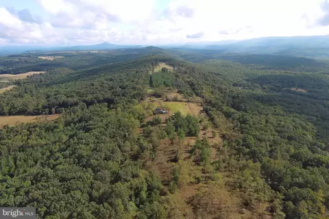 1426 Rowzee Rd, Points, WV 25437