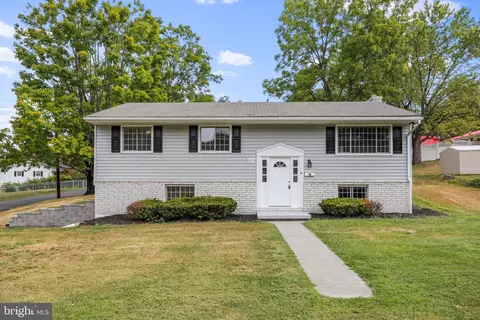 533 Central Ave, Romney, WV 26757