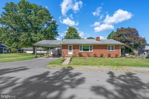 559 6th St, Romney, WV 26757 photo 1