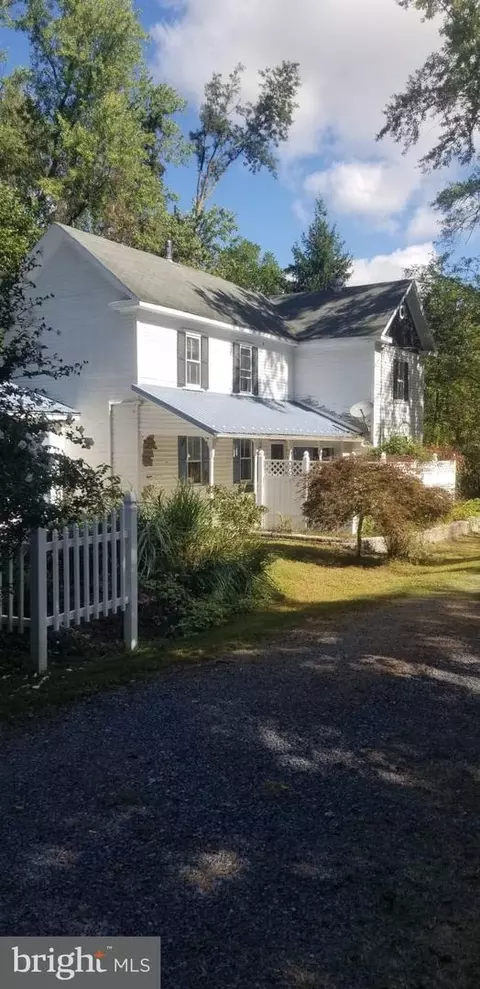 8463 Cumberland Rd, Springfield, WV 26763