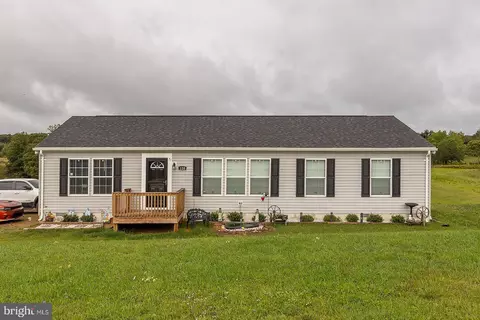 120 Sleepy Meadows Dr, Augusta, WV 26704