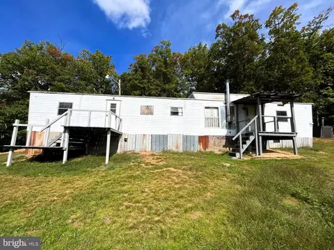 Olympic Drive, Shanks, WV 26761