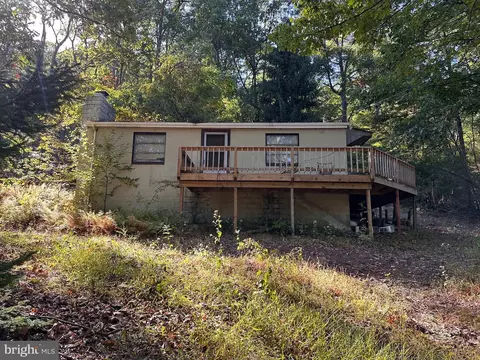 78 Moores Dr, Augusta, WV 26704