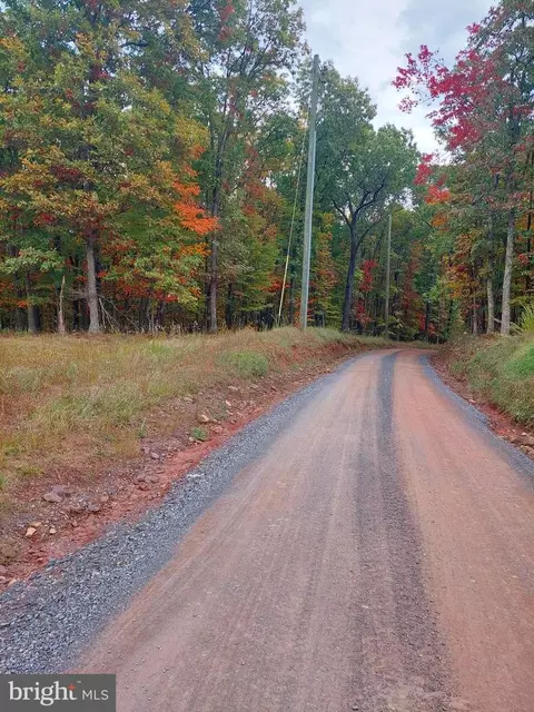 7 Anthony Bohrer Road, Slanesville, WV 25444