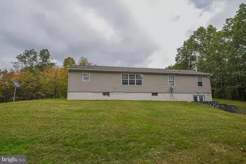 91 Badger Ln, Augusta, WV 26704 photo 3