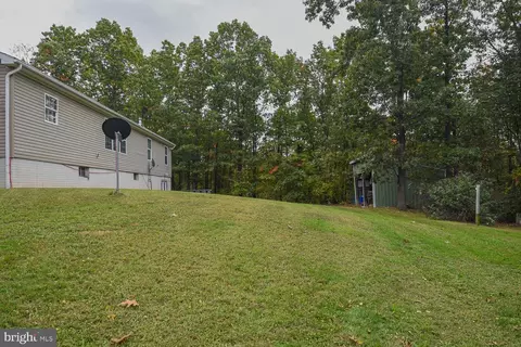 91 Badger Ln, Augusta, WV 26704 photo 4