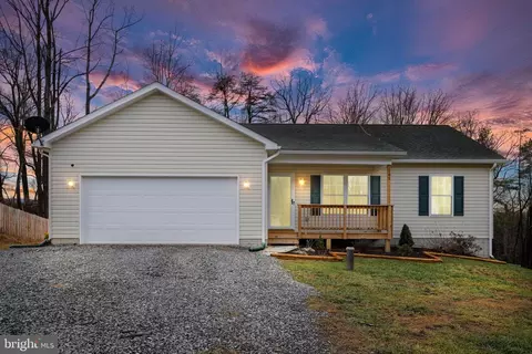 165 Hampshire House Dr, Yellow Spring, WV 26865
