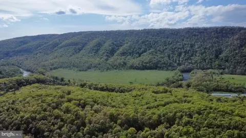 31 Bird Ridge Ln, Springfield, WV 26763