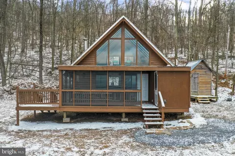 1321 Lawyer Ln, Slanesville, WV 25444