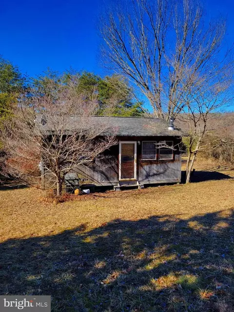 14 Rushing River Rd, Augusta, WV 26704