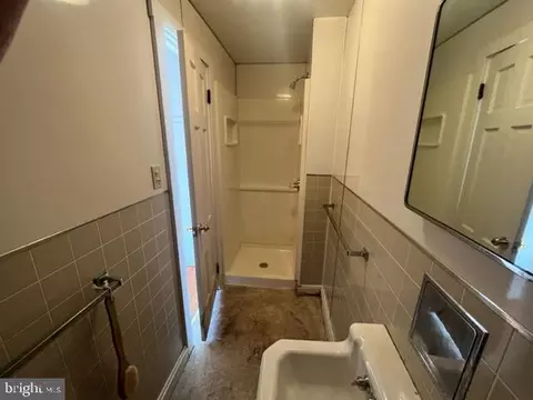 Bath - 229 E Main St, Romney, WV 26757 photo 6 of 8