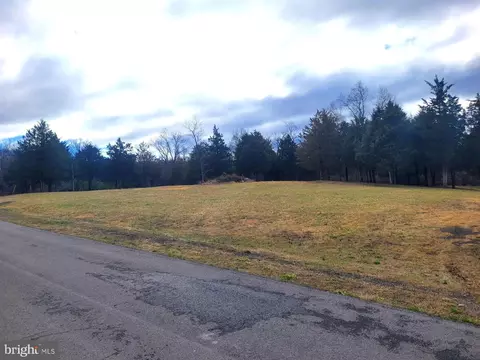 Tupelo Loop, Springfield, WV 26763