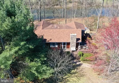 839 Hummingbird Ln, Capon Bridge, WV 26711