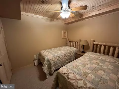 Bedroom - 112 Sea Biscuit Dr, Points, WV 25437 photo 7 of 9