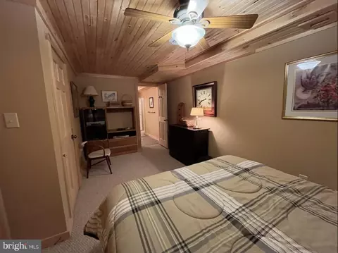 Bedroom - 112 Sea Biscuit Dr, Points, WV 25437 photo 9 of 9
