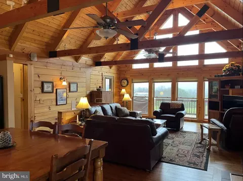 Living - 112 Sea Biscuit Dr, Points, WV 25437 photo 1 of 7