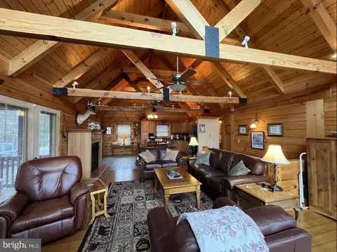 Living - 112 Sea Biscuit Dr, Points, WV 25437 photo 5 of 7