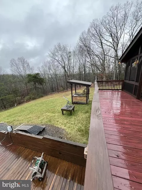 Exterior - 112 Sea Biscuit Dr, Points, WV 25437 photo 9 of 15