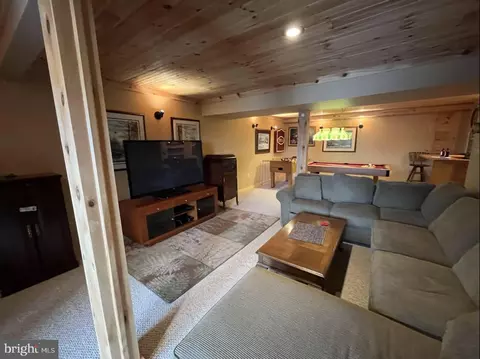 Living - 112 Sea Biscuit Dr, Points, WV 25437 photo 6 of 7