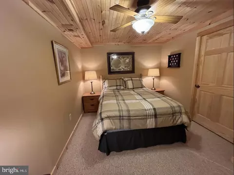 Bedroom - 112 Sea Biscuit Dr, Points, WV 25437 photo 8 of 9