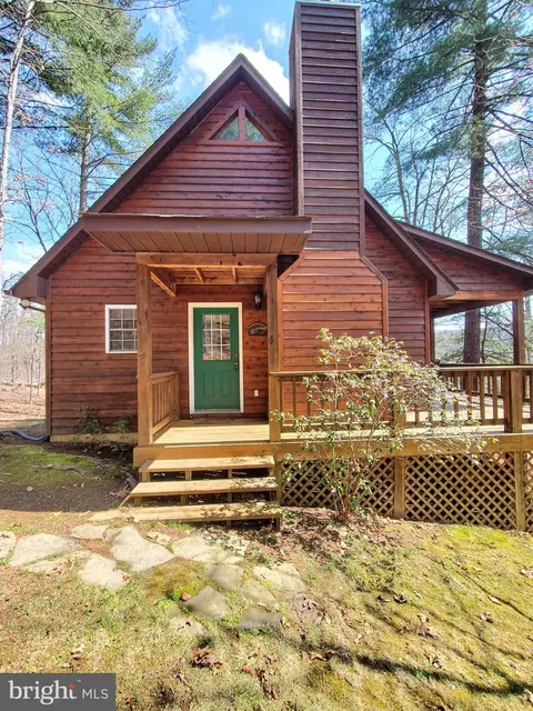 Exterior - 215 Pond View Ln, Points, WV 25437 photo 2 of 15